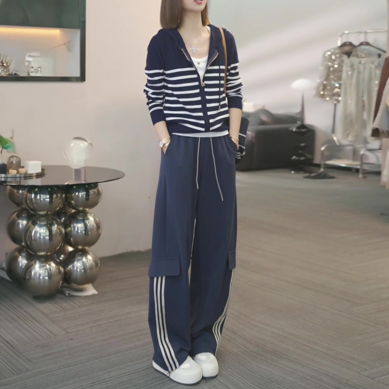 Very Stylish Casual Suit for Women, Spring and Autumn 2026 New Style, Knitted Striped Hooded Wide-Leg Pants Two-Piece Set