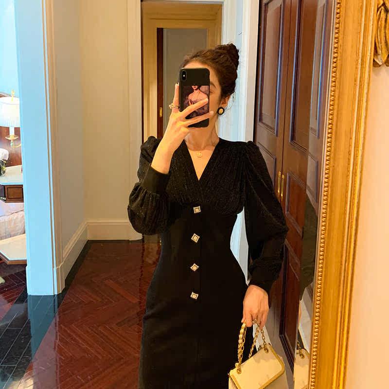 Fall/Winter 2020 new French retro design sense niche Hepburn style small black skirt long skirt over the knee dress woman