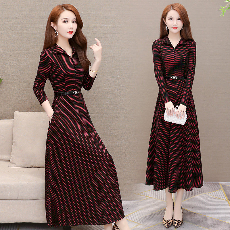 This year's popular foreign dress age reduction temperament noble lady High-end foreign school middle-aged autumn outfit 2021 new spring woman