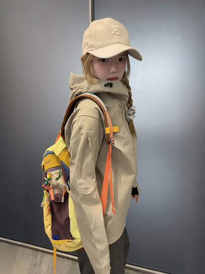 Функциональная походная одежда в горном стиле для женщин, осенняя куртка для защиты от солнца, ветрозащитная куртка для походов и велоспорта, куртка для активного отдыха, три-защитная куртка