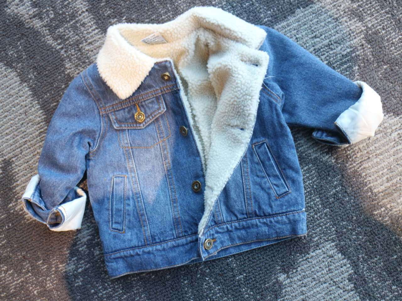 2018 thu đông 2018 áo khoác denim trẻ em 5 tuổi cộng với nhung dày ấm áp bé trai cừu cashmere 123 tuổi thủy triều áo khoác trẻ em nữ 12 tuổi