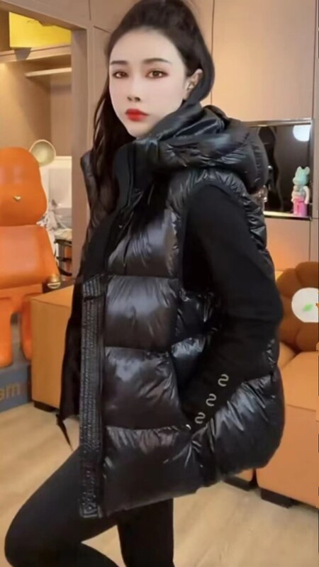 Detachable Hat Black Gold down Vest Women's Short Style 2026 Hot Style High-End Warm and Fashionable White Duck down Jacket