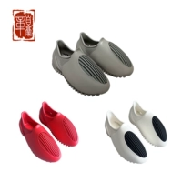 Zhang гордится сандалией Genegg Foam Runner Gene Egg Dragon Sandal