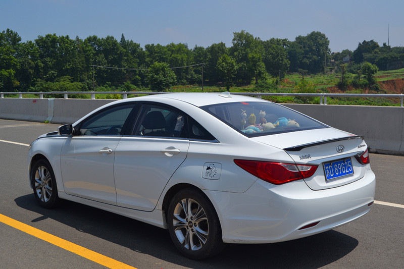 Hyundai Sonata tám thế hệ đuôi cáp 8 sửa đổi đặc biệt với đuôi sơn áp lực ABS miễn phí đục lỗ trang trí đuôi gió the thao ô tô