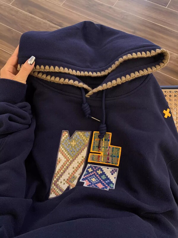 Clearance Sale American Retro Style Dark Blue Hooded Sweatshirt for Women, Unique Design, Fleece-Lined and Thickened