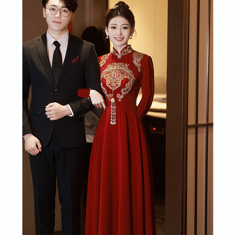 Red wedding dress, evening dress, cheongsam, Chinese style, long sleeve
