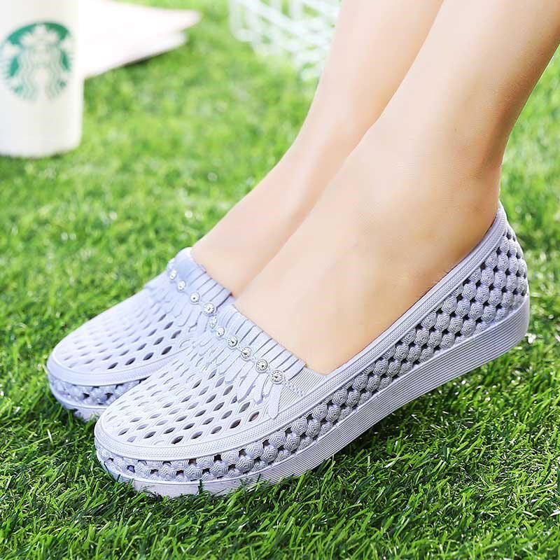 Summer waterproof plastic sandals women flat bottom light mouth working hollowed-out non-slip soft bottom nurses middle-aged and older moms rain shoes