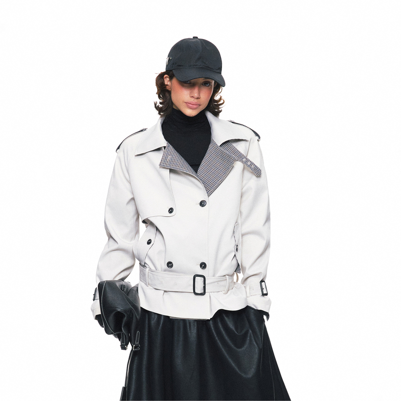 Seenthemoon* Double-Breasted Placket Stand Collar Large Lapel Patchwork Plaid Short Trench Coat 2026 Autumn/Winter Seenthemoon* Double-Breasted Placket Stand Collar Large Lapel Patchwork Plaid Short Trench Coat 2026 Autumn/Winter