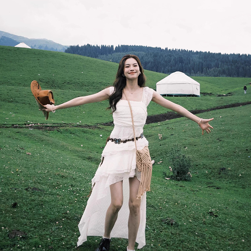 Xinjiang Sichuan Grassland Travel Outfit Yunnan Off-White Ruffled Irregular Trailing Dress for Women Xinjiang Sichuan Grassland Travel Outfit Yunnan Off-White Ruffled Irregular Trailing Dress for Women