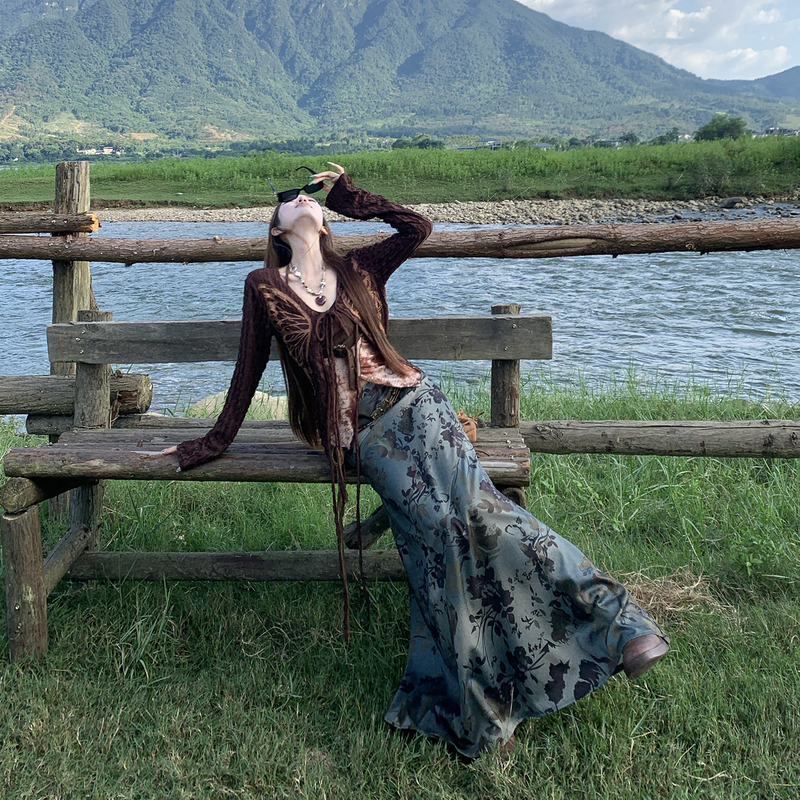 Xinjiang Travel Wasteland Style Retro Tie-Dye Knitted Cardigan Set with Waist-Cinching Ink Print Fishtail Skirt