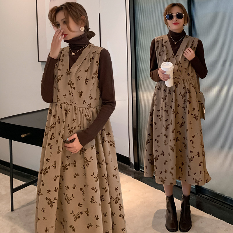 Pregnant Woman Spring Dress Suit 2021 Foreign Style Fashion High Collar Pregnant Woman Sweater Light Core Suede Baby Bag Skirt Two-piece Foreign Dress