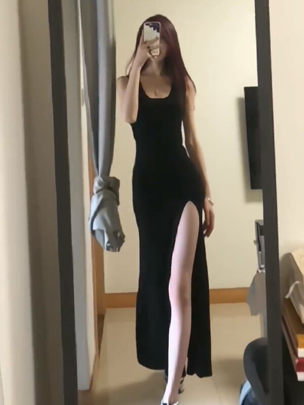 Black Spaghetti Strap Dress for Women, New Summer Style, Elegant and Slim-Fitting, Hot Girl Base Layer, Bodycon Skirt with Slit, Long Skirt