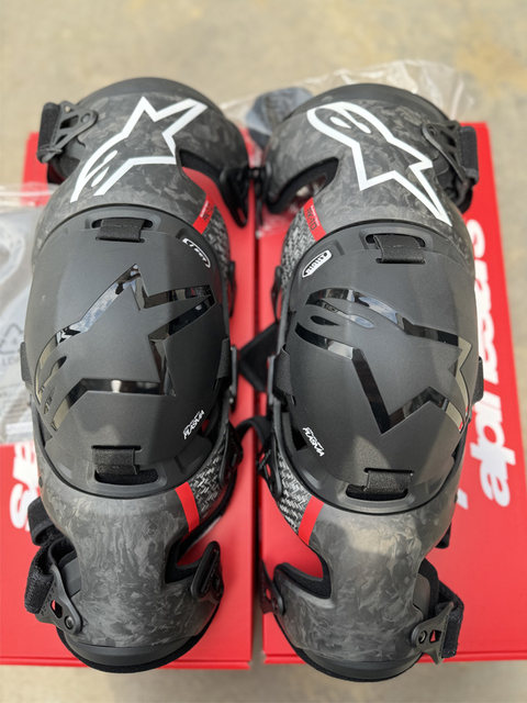 25 Models of Italian A-Star Off-Road Motorcycle Knee Pads, Anti-Fall Mechanical Leg Protection, Carbon Fiber Ski Downhill Protective Gear