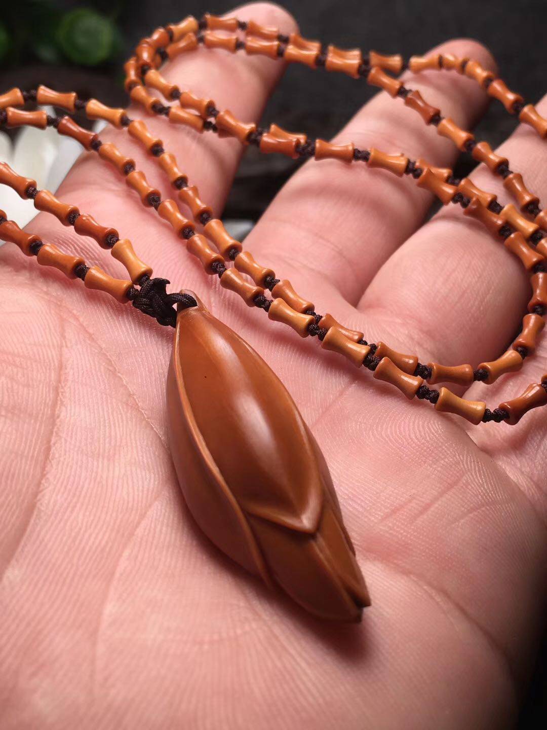 Authentic Su Gong pure hand-carved magnolia flower bed sheet bracelet neck hanging