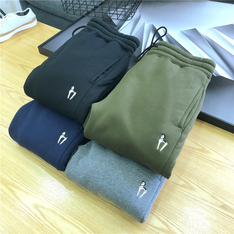 The Winter God's 20 degrees Celsius is also not afraid of a top three plus suede thickened men's sweetpants trousers T5747