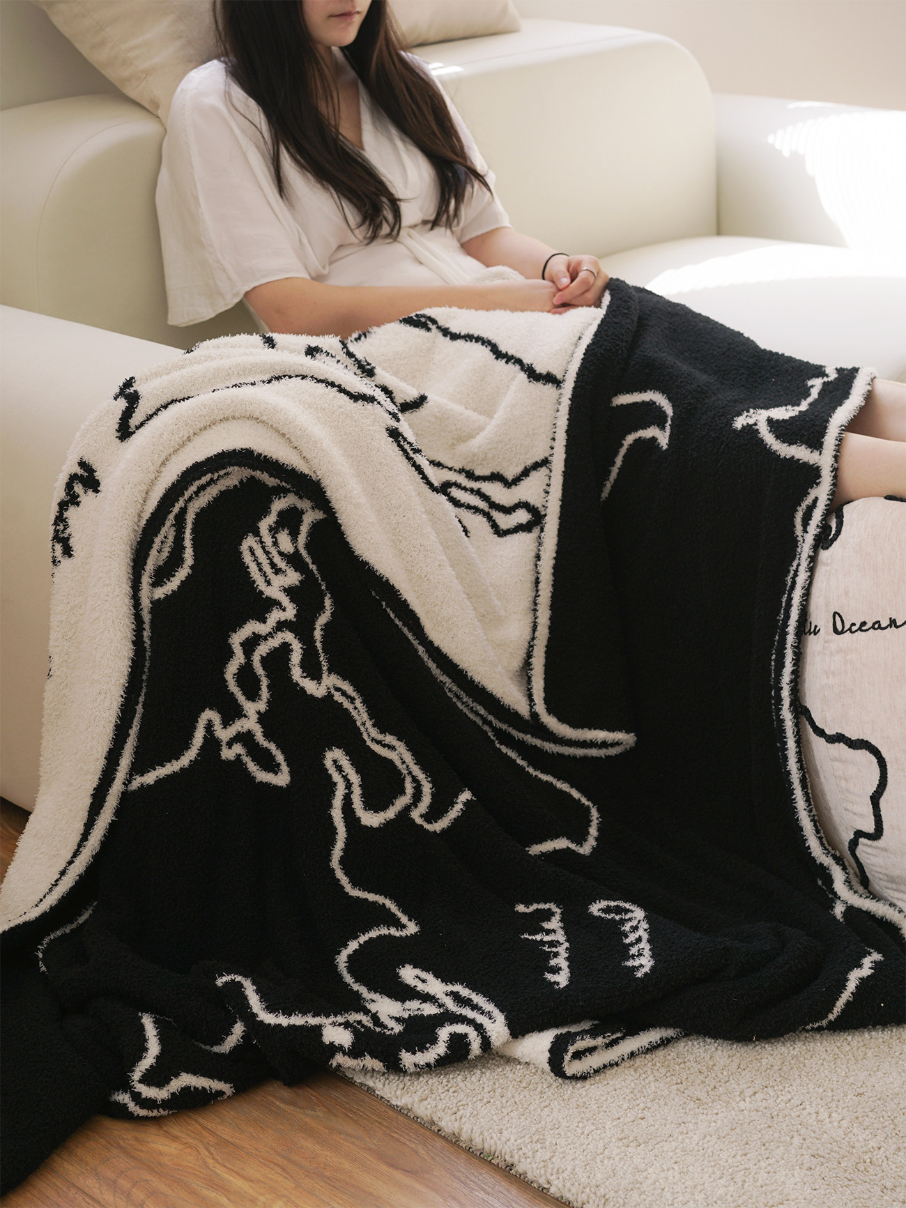 Coolercolur original map black and white double sided velvet cover blanket rabbit afternoon nap knit sofa towel blanket-Taobao