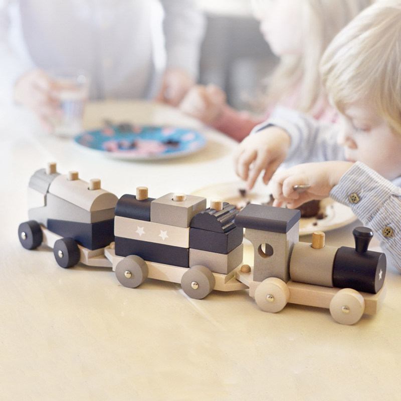 EverEarth wooden small train children's toys assembled and inserted building blocks boy girl baby puzzle toy