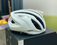 Преобладайте азиатскую версию Matte White