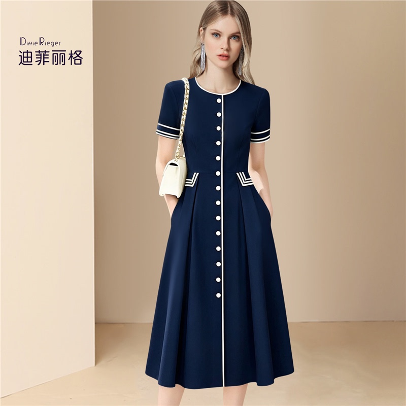 Retro and Stunningly Beautiful Dress, 2026 Summer New Style, Light and Mature Temperament, Covers the Body and Makes You Look Slimmer Retro and Stunningly Beautiful Dress, 2026 Summer New Style, Light and Mature Temperament, Covers the Body and Makes You Look Slimmer
