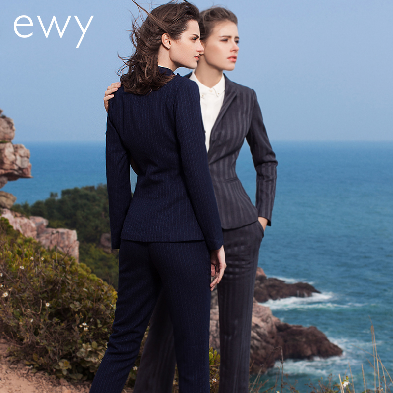 Tailleur femme - Ref 3242312 Image 4