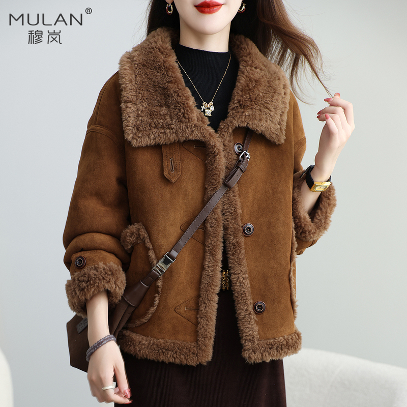 Light Luxury Reversible Short Shearling Fur Coat for Women, Winter Thickened Leather and Fur Integrated Wool Coat for Petite Sizes
