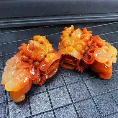 Yunnan Huanglong Jade overlord Pixiu handle play a pair of ornaments eggplant mountain material Yin and yang eyes sharp teeth dragon horn ingot