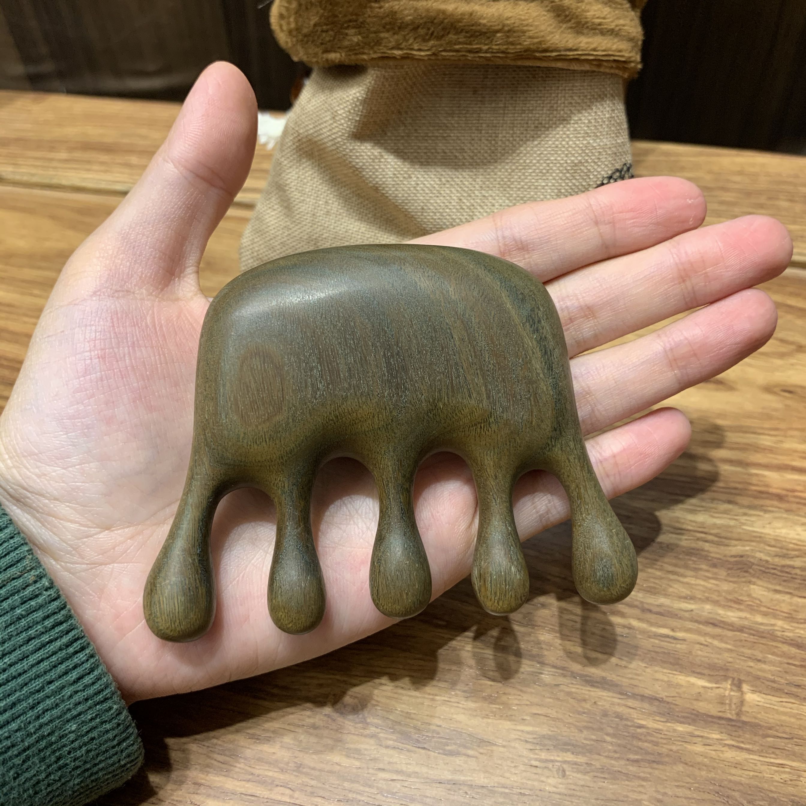 Massage Comb New Yao's Wood Carved Green Sandalwood Small Fat Hand Handmade Wood Five Teeth Big Round Soothing Force Meridians Comb