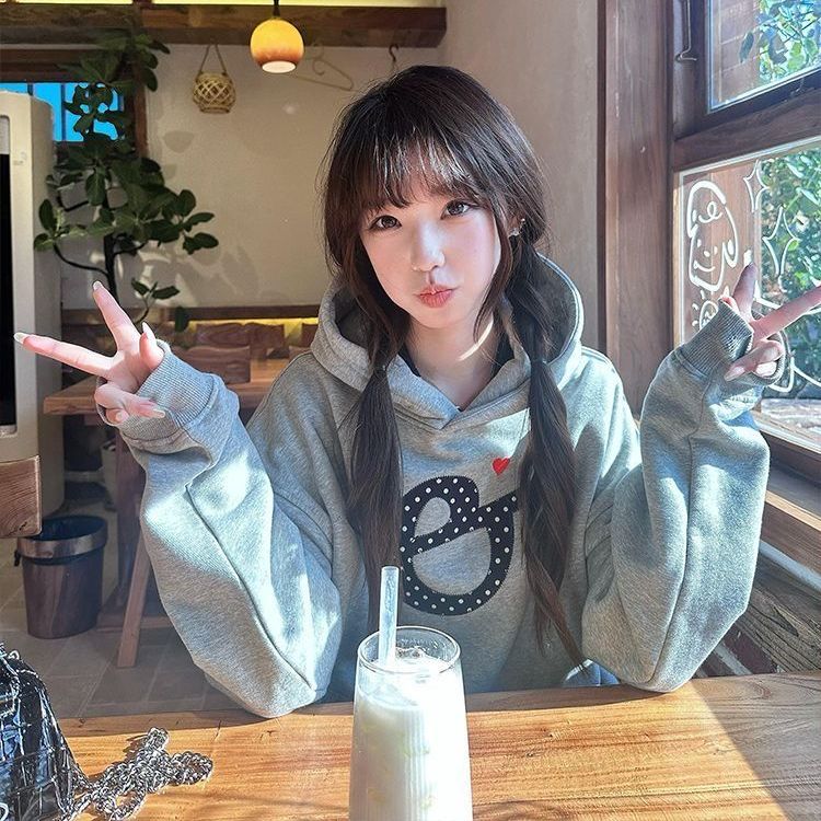 純綿グレー刺繍入りフード付きスウェットシャツ、レディース2025年新作アメリカンレトロデザイン、ゆったり春秋ジャケットトップ