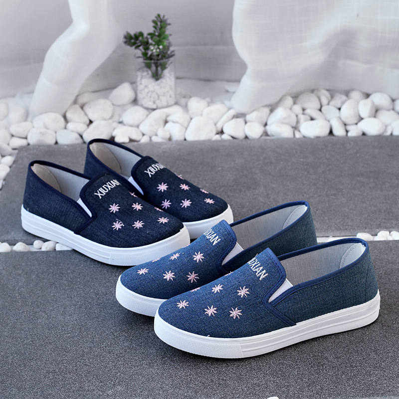 2025 Spring and Autumn New Little Daisy Canvas Shoes Old Beijing Cloth Shoes Women's Shoes Non-Slip Denim Casual Shoes 2025 Spring and Autumn New Little Daisy Canvas Shoes Old Beijing Cloth Shoes Women's Shoes Non-Slip Denim Casual Shoes