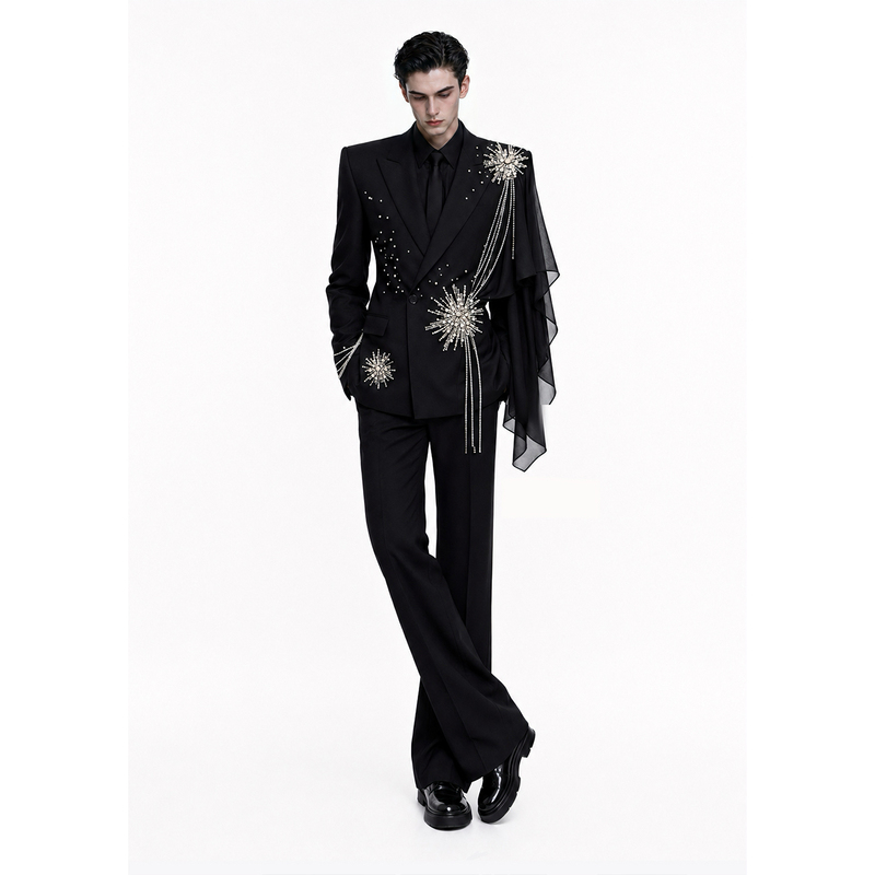 Hesu He Xu's "Star Fireworks" Wide-Shouldered, Narrow-Waisted Suit Jacket with a Structured, Raised Shoulder Design and Waist-Cinching Fit for Men Hesu He Xu's "Star Fireworks" Wide-Shouldered, Narrow-Waisted Suit Jacket with a Structured, Raised Shoulder Design and Waist-Cinching Fit for Men