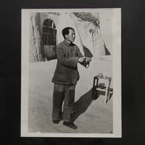 Original black and white old photo of Mao Zedong giving a report to cadres in front of a cave dwelling in Yanan in 1942 137#