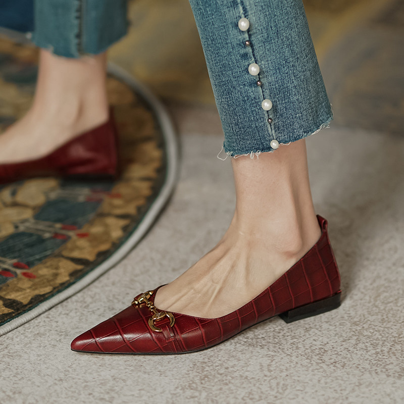 Pointed toe bag shoes women's 2022 spring new stone pattern fashion personality show feet small shallow mouth flat casual shoes scoop shoes women