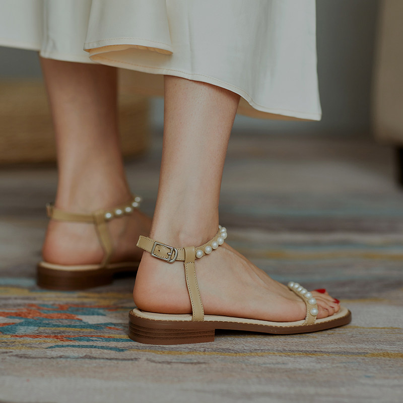 Pearl flat sandals women's 2022 new summer fairy style lady with low heel leather all-match shoes women