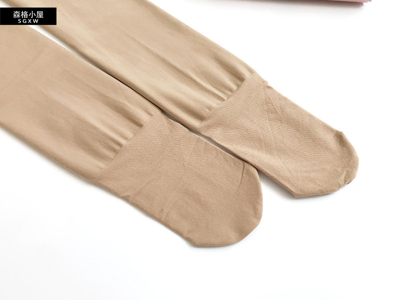 Autumn and winter thin velvet plus pantyhose, rich sister flesh color plus fat big size fat MM dragon grasping hair one and stepping on the foot