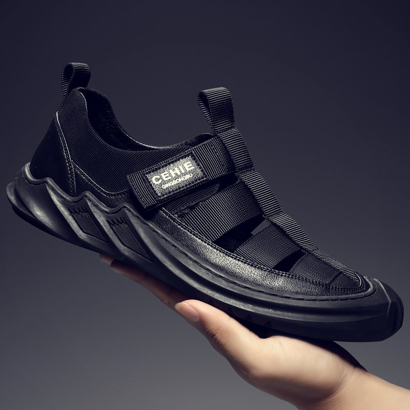 Men's cool shoes Soft bottom 2021 Summer new Vietnam Rome Leisure beach Cave holes breathable Baotou leather shoes Trend