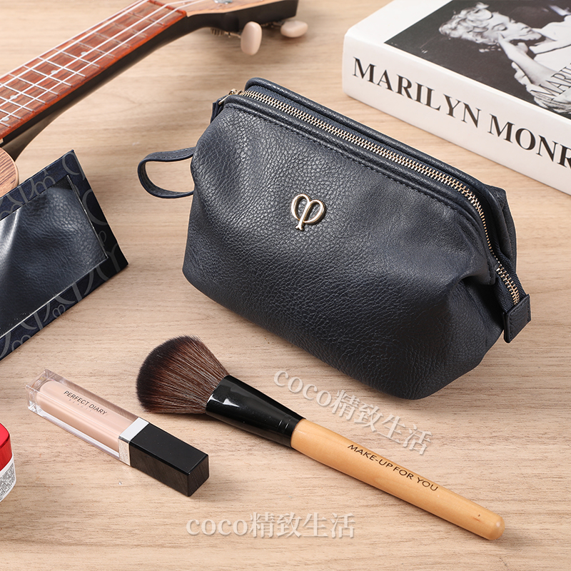 Spot second Fat CPB Skin Key Makeup Bag Hand Grab Bag With Mirror Containing Portable Advanced Sensation