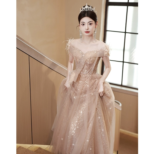 Элитное вечернее платье, наряд маленькой принцессы, изысканный стиль, открытые плечи, юбка-пачка