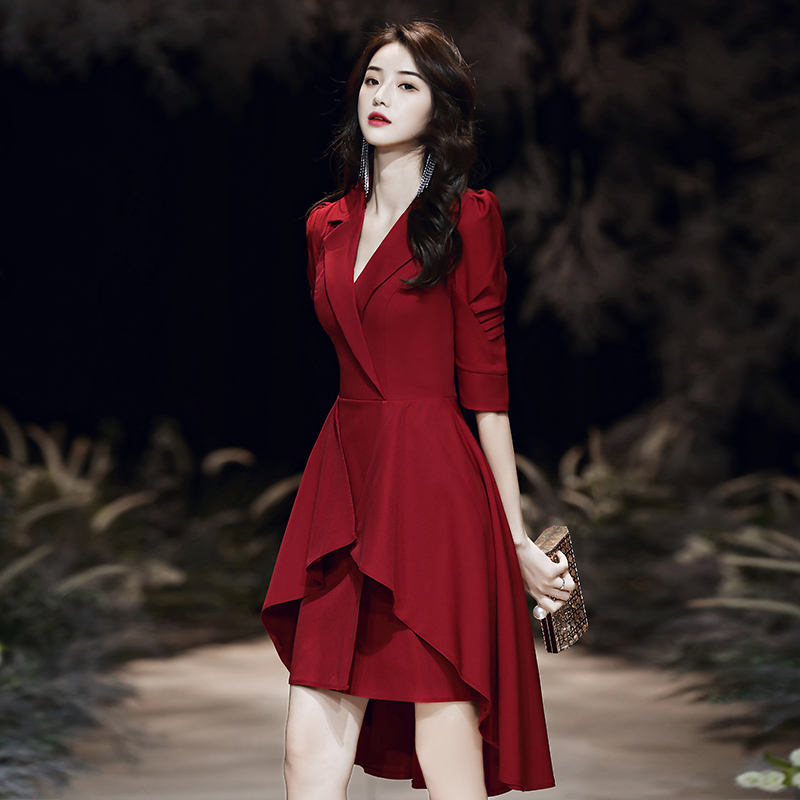Red Dress for the Bride, Short in the Front and Long in the Back, Suitable for Engagement, with a High-End Feel, Can Be Worn Casually, Evening Dress for Petite Women Red Dress for the Bride, Short in the Front and Long in the Back, Suitable for Engagement, with a High-End Feel, Can Be Worn Casually, Evening Dress for Petite Women
