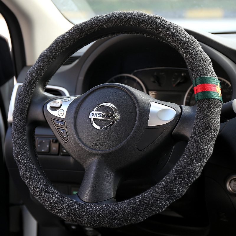 Suitable for Nissan Sylphy Classic Sunshine Teana Tiida Qashqai Qijun Tiida LIVINA Steering Wheel Cover Four Seasons