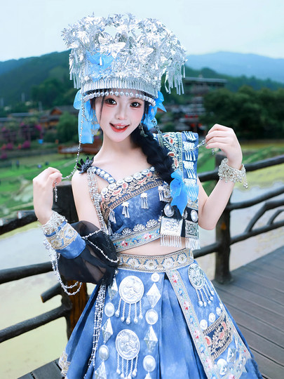 New Miao Ethnic Clothing for Women, Miao Ethnic Girls from Guizhou, Ethnic Minority Costumes from Yunnan, Travel Photography, Photo Studio Dance Costumes