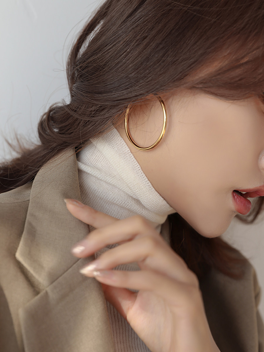 2022 New tide Europe and America exaggerates the high - sensory earrings of high - ring earrings of the gold circle