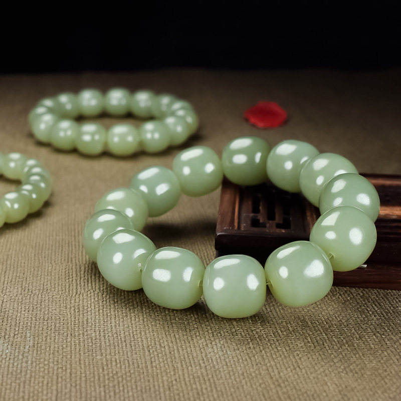 And Tian Yu-old pearl jade hand string Buddha beads handmade by men and women holding hands to hand up jade candied pearl transfer beads