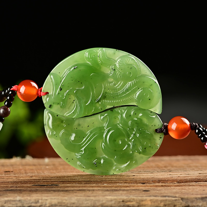 Natural Xinjiang Hetian jade pendant men and women couples Dragon Phoenix Pei a pair of jade Pei Chi fish marriage jade pendant