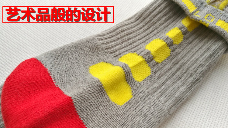 Ống chuyên nghiệp vớ bóng rổ mùa hè cao dài giúp cotton dày elite mồ hôi của nam giới thể thao dưới khăn 	giá thành lưới bóng rổ	