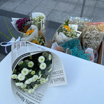 Double-sided English newspaper retro nostalgic bouquet gift bag flower paper Kraft paper floral wrapping paper background book leather paper