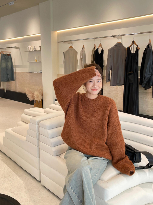High-End Korean Style Autumn and Winter New Loose and Lazy Style Round Neck Pullover Sweater for Women, Thickened and Warm Knitted Top High-End Korean Style Autumn and Winter New Loose and Lazy Style Round Neck Pullover Sweater for Women, Thickened and Warm Knitted Top