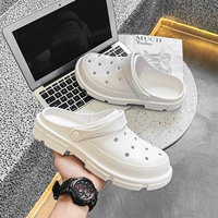 Белая средняя туфли в отверстиях