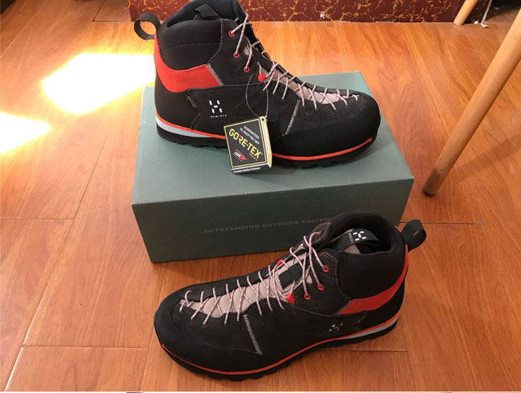 Classic Matchstick Outdoor Hiking Shoes Men GTX Waterproof Mountaineering Shoes High Cylinder V-bottom Abrasion Resistant Off-road Middle Cylinder Sneakers