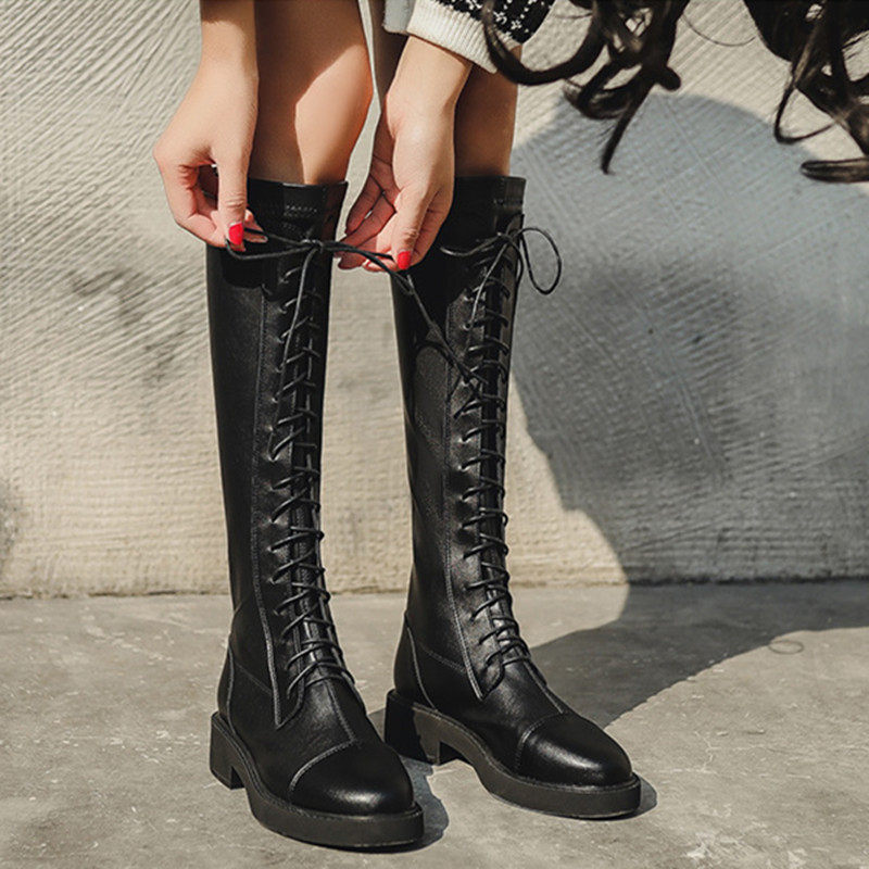 2022 - The new boots in autumn and winter with a lap boot with a boot boot and a boot Martin boot