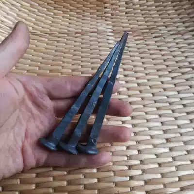 Door nail bubble hit nail hat nail old iron nail iron nail blacksmith retro old thick square dragon boat DingTalk big life material